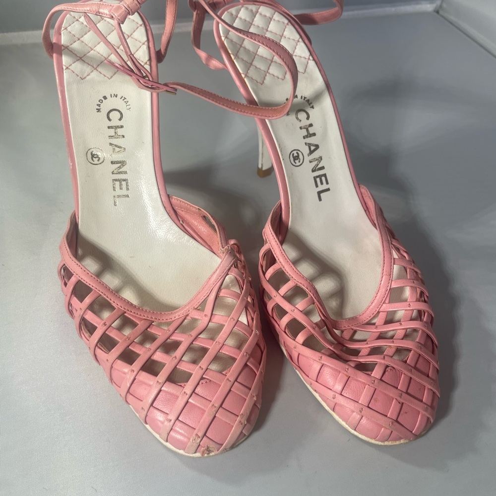 Pink Chanel heels, vintage.